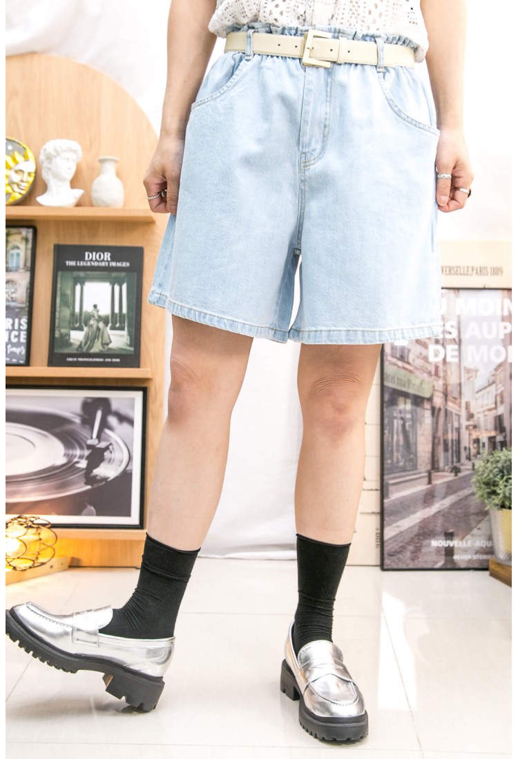 2315-1109A - 設計感 - 餃子褶 橡根腰扣鈕 ‧ 牛仔短褲 (韓國)  